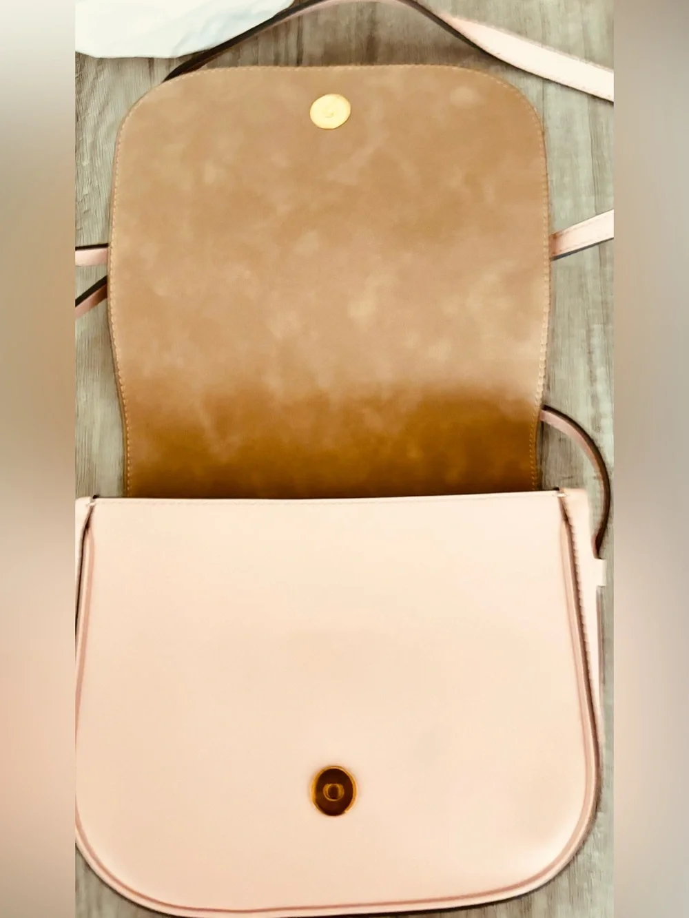 NWOT Banana Republic. Italian Leather Saddle Bag